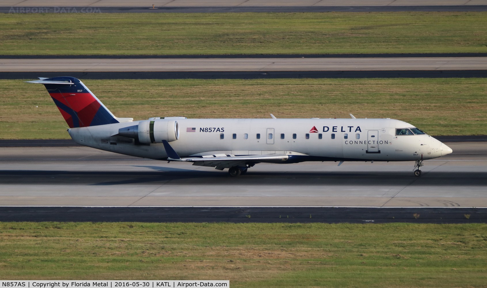N857AS, 2000 Bombardier CRJ-200ER (CL-600-2B19) C/N 7411, Delta Connection