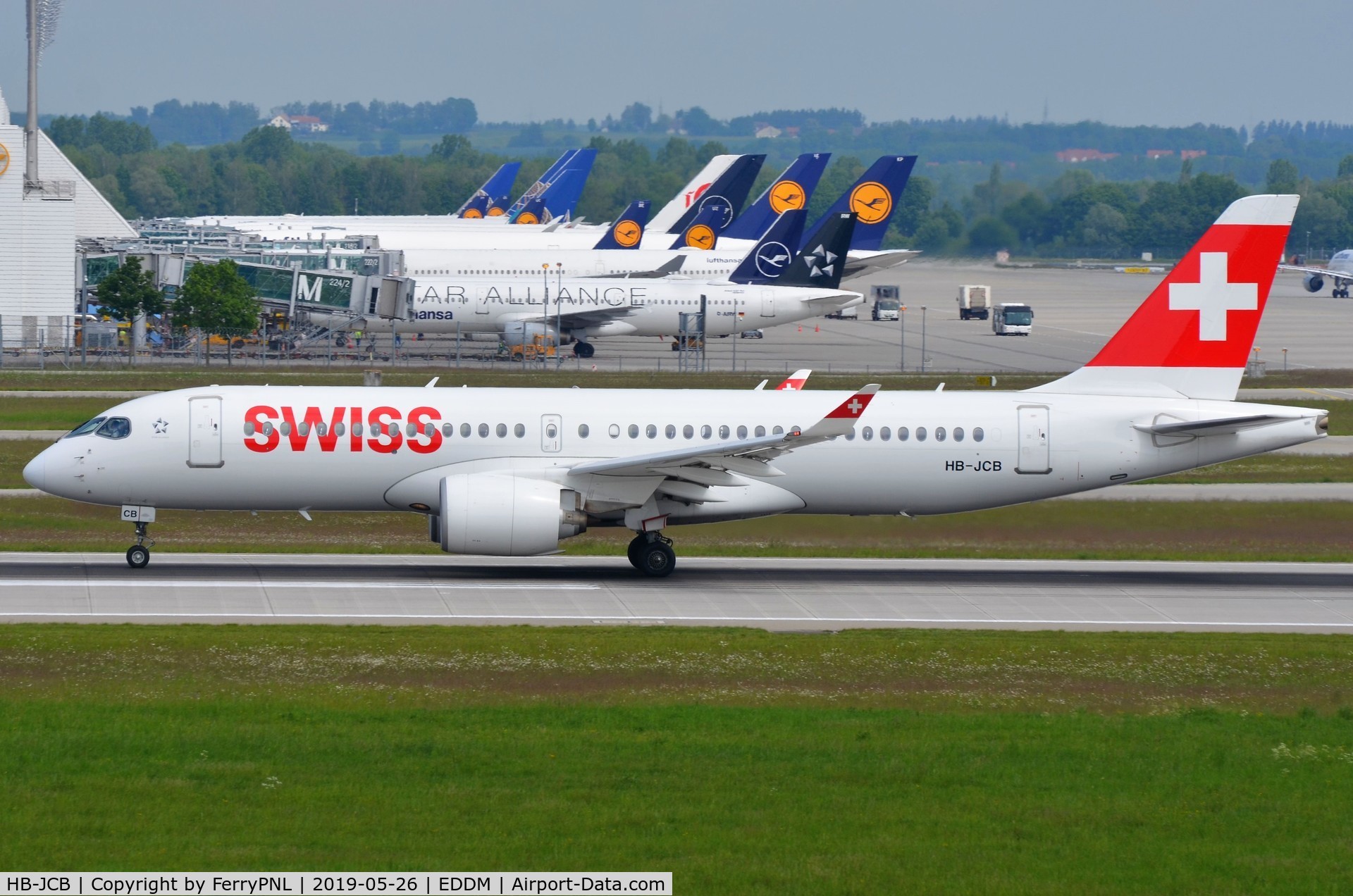 HB-JCB, 2017 Bombardier CSeries CS300 (BD-500-1A11) C/N 55011, Swiss A223 departing MUC