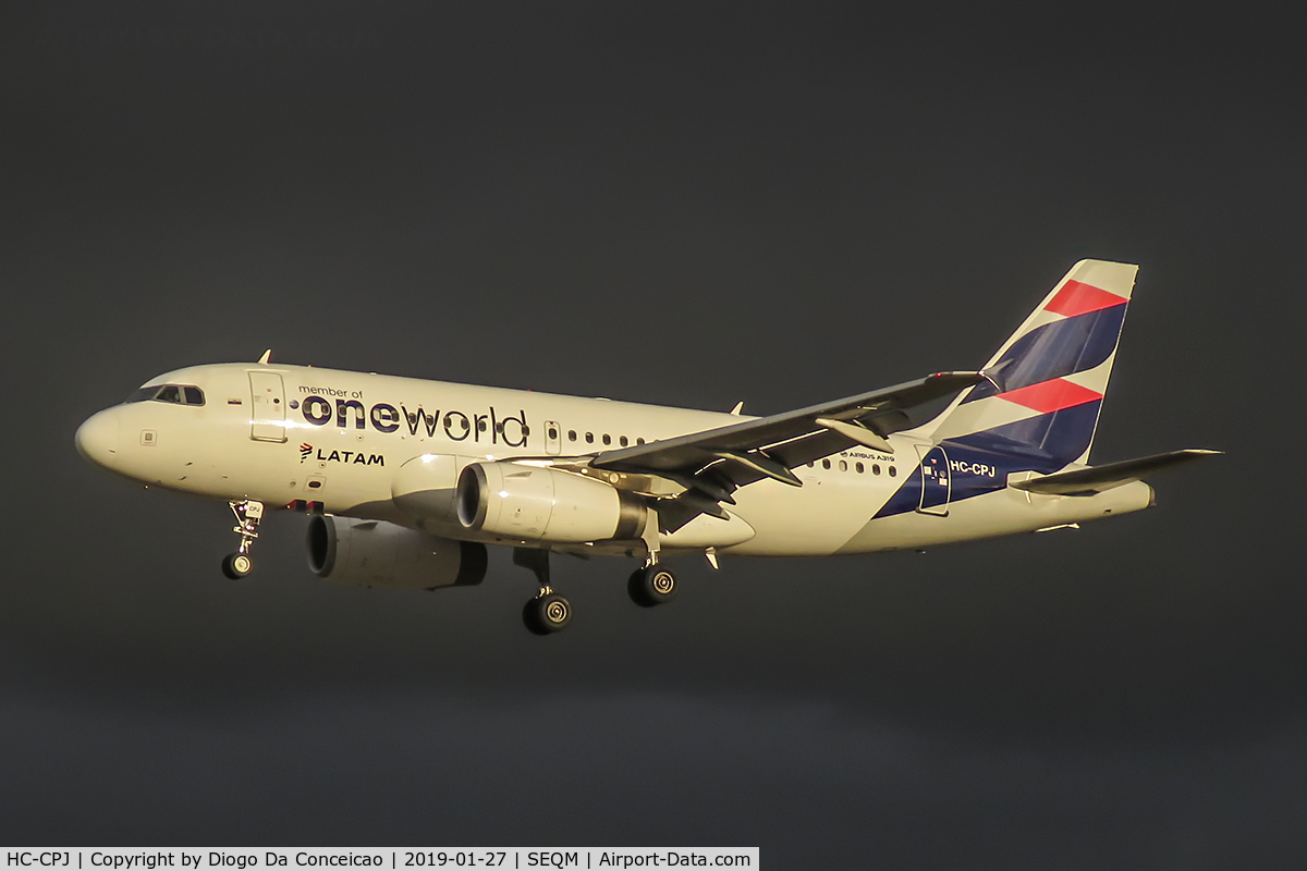 HC-CPJ, 2008 Airbus A319-132 C/N 3671, Sunset arrival runway 36. OneWorld livery on Latam Ecuador A319.