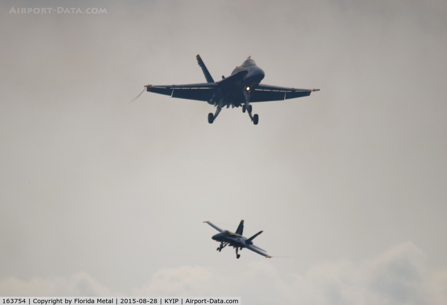 163754, 1989 McDonnell Douglas F/A-18C Hornet C/N 0829/C112, Thunder Over Michigan 2015