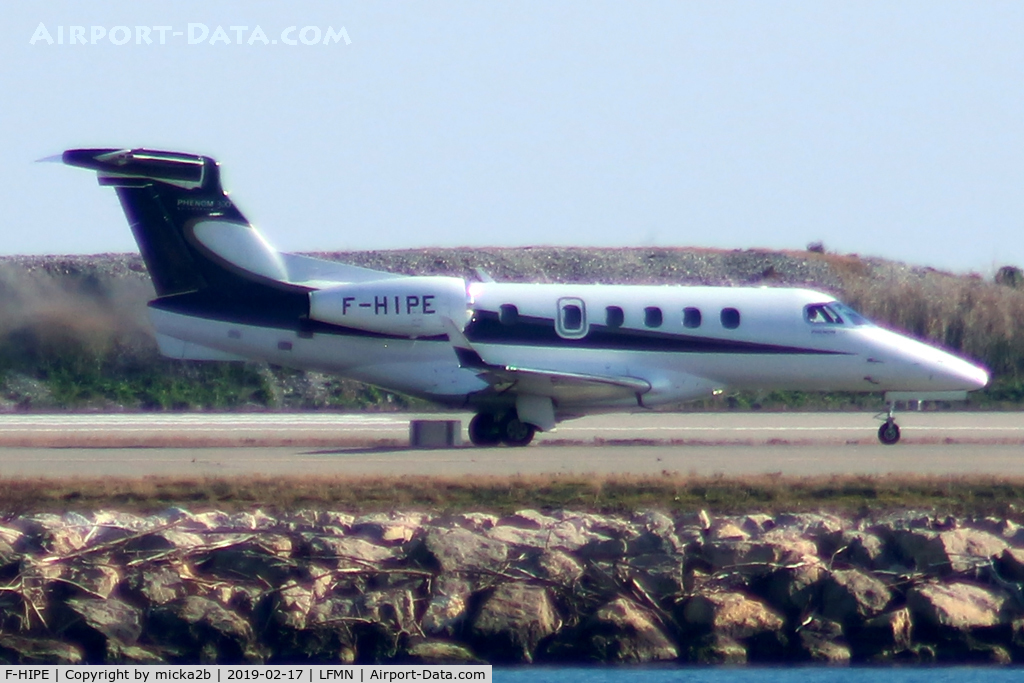 F-HIPE, 2010 Embraer EMB-505 Phenom 300 C/N 50500016, Taxiing