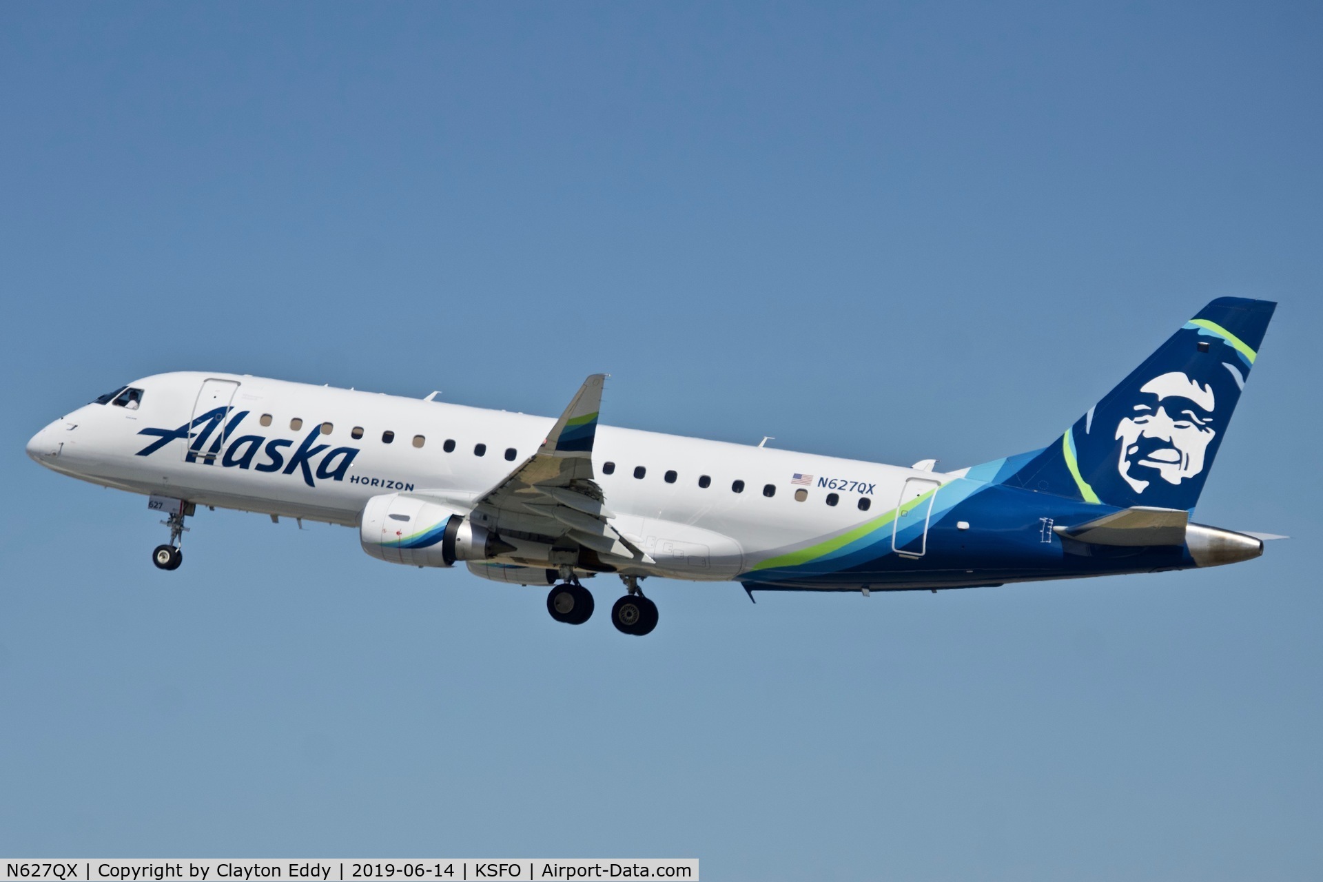 N627QX, 2017 Embraer 175LR (ERJ-170-200LR) C/N 17000679, SFO 2019.