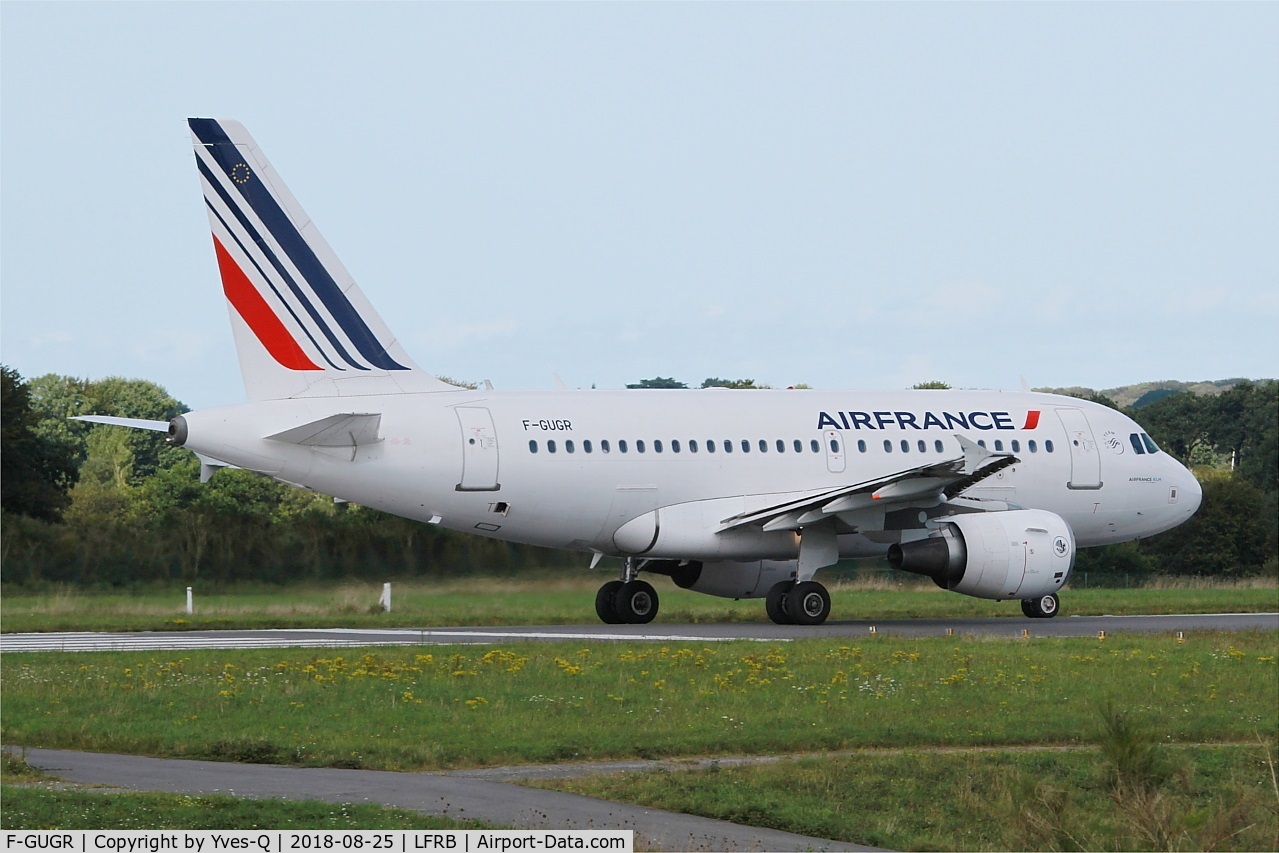F-GUGR, 2007 Airbus A318-111 C/N 3009, Airbus A318-111, Taxiing rwy 25L, Brest-Bretagne airport (LFRB-BES)