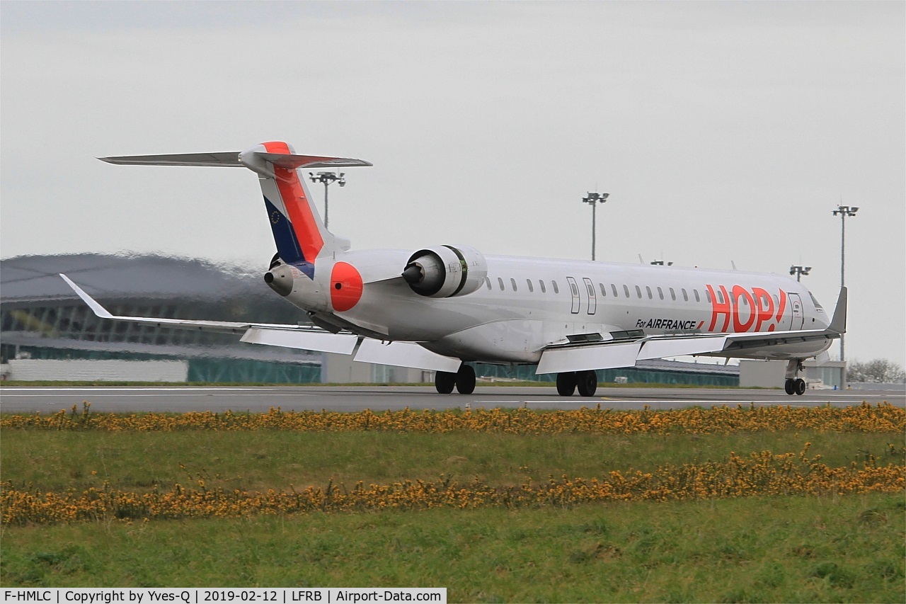 F-HMLC, 2010 Bombardier CRJ-1000EL NG (CL-600-2E25) C/N 19006, Bombardier CRJ-1000EL NG, Reverse thrust landing rwy 25L, Brest-Bretagne airport (LFRB-BES)