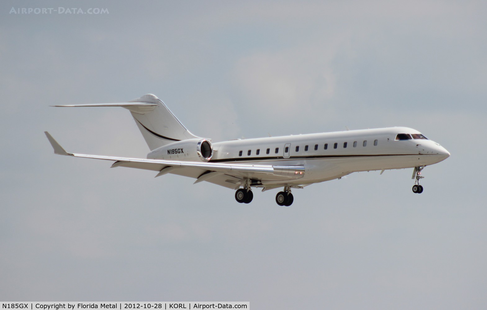 N185GX, 2005 Bombardier BD-700-1A10 Global Express C/N 9185, NBAA 2012