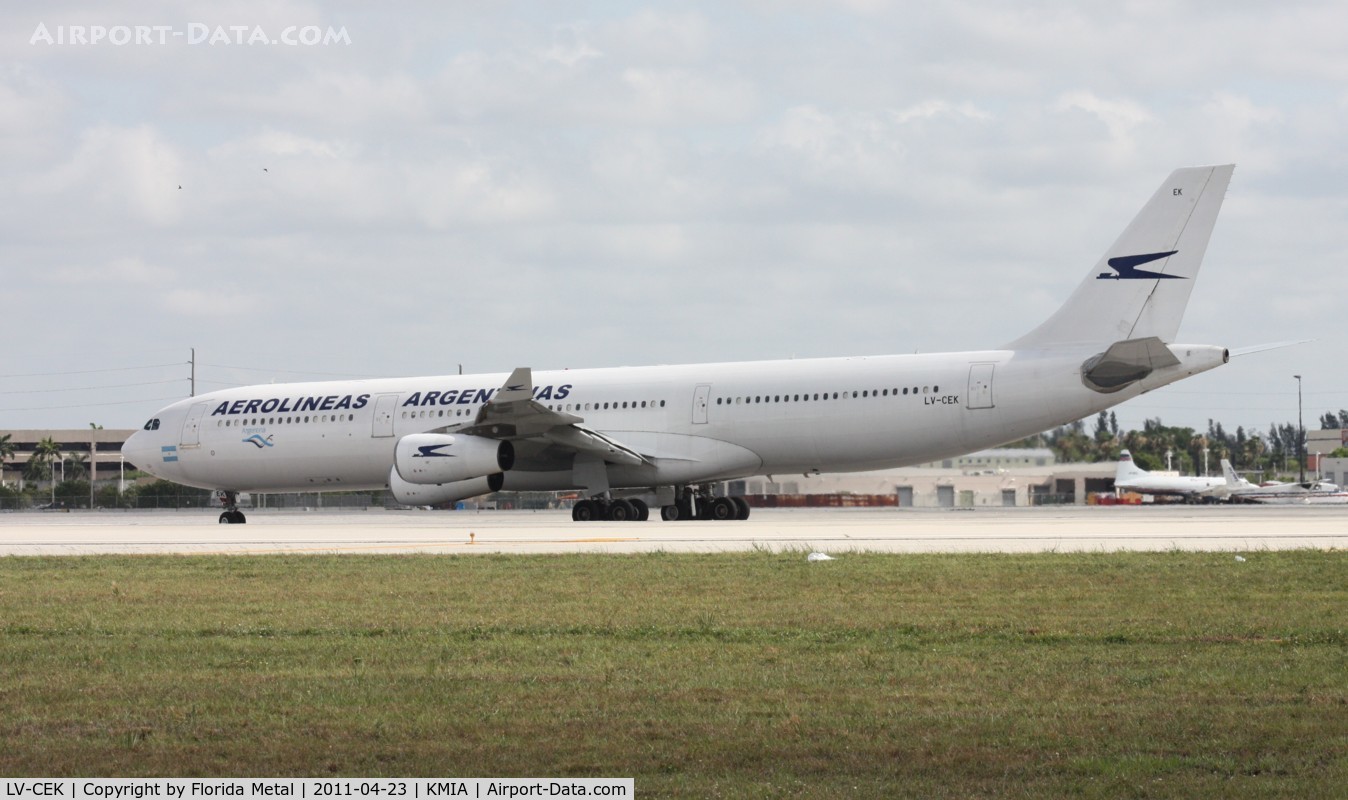 LV-CEK, 1995 Airbus A340-312 C/N 094, MIA spotting