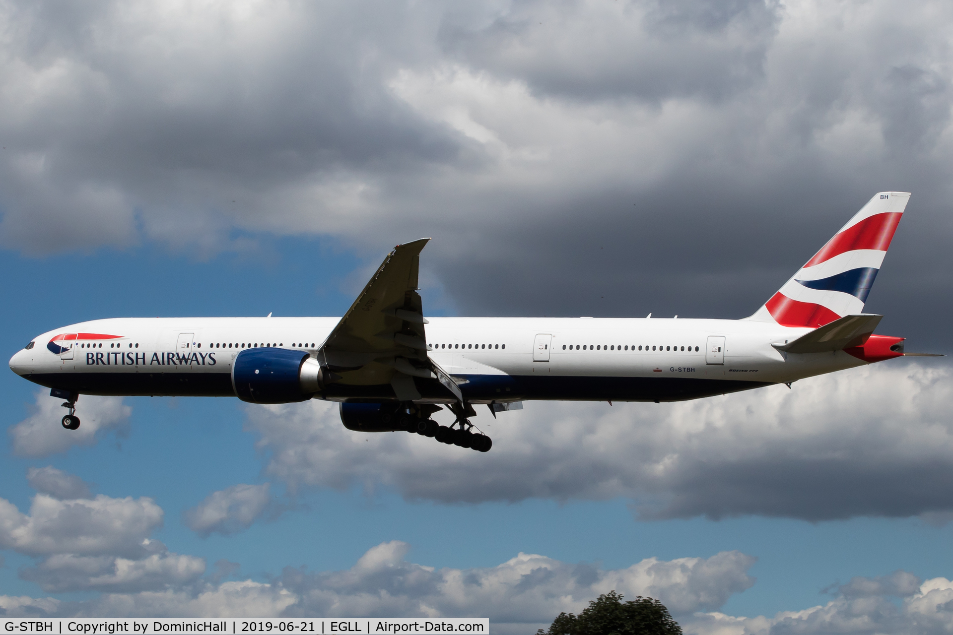 G-STBH, 2013 Boeing 777-336/ER C/N 38431, Landing RWY 27L