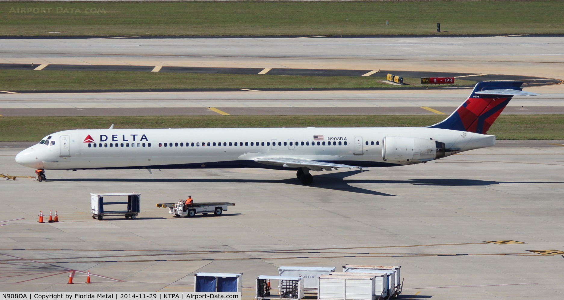 N908DA, 1995 McDonnell Douglas MD-90-30 C/N 53388, TPA spotting