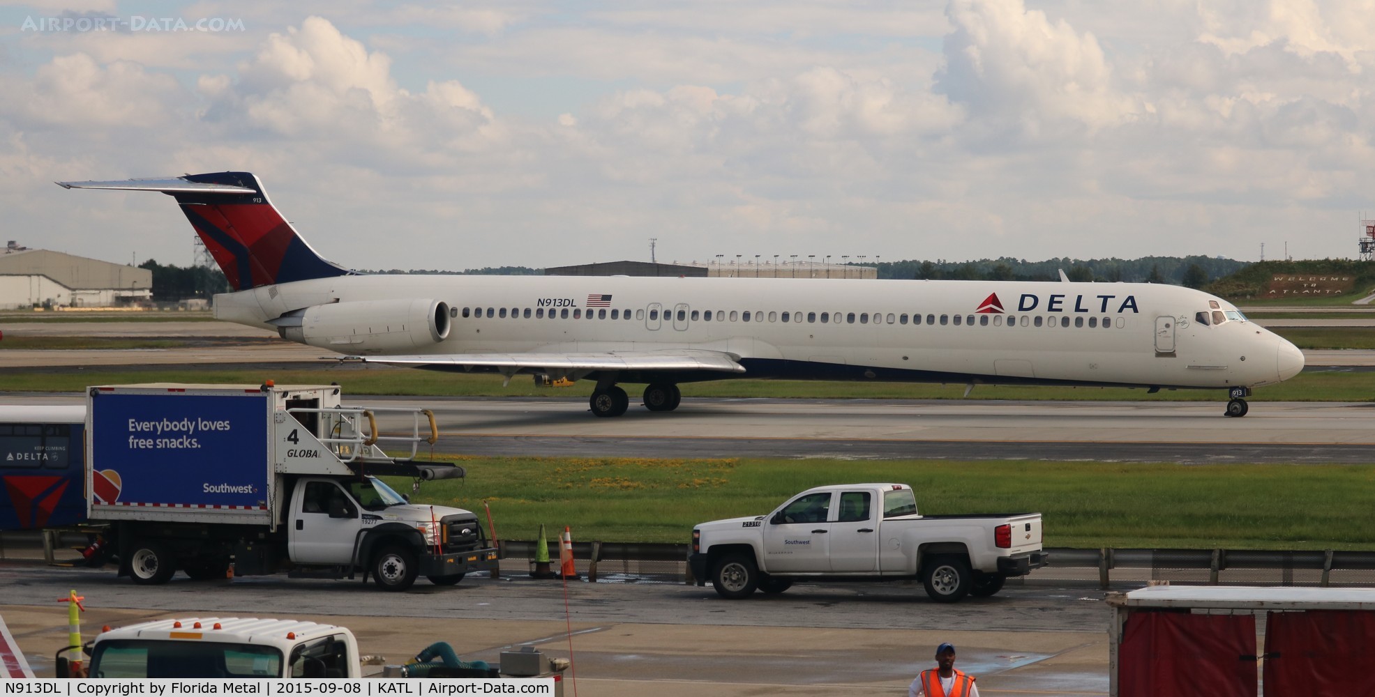 N913DL, 1988 McDonnell Douglas MD-88 C/N 49544, ATL spotting
