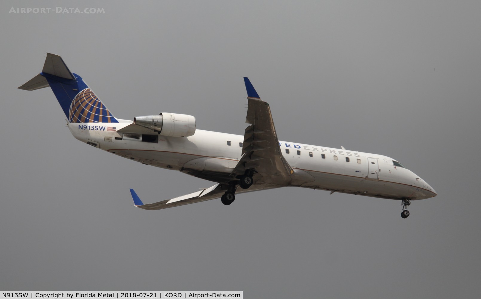 N913SW, 2001 Bombardier CRJ-200ER (CL-600-2B19) C/N 7597, ORD spotting