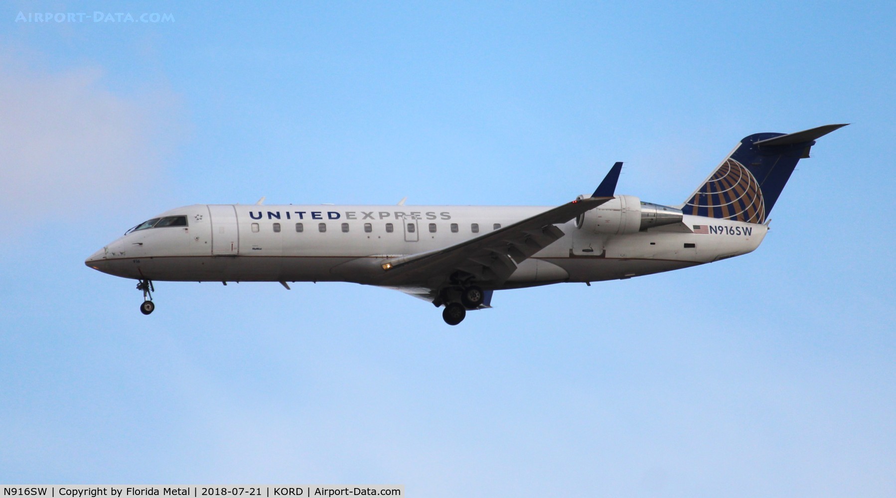 N916SW, 2002 Canadair CL-600-2B19 Regional Jet CRJ-200LR C/N 7634, ORD spotting