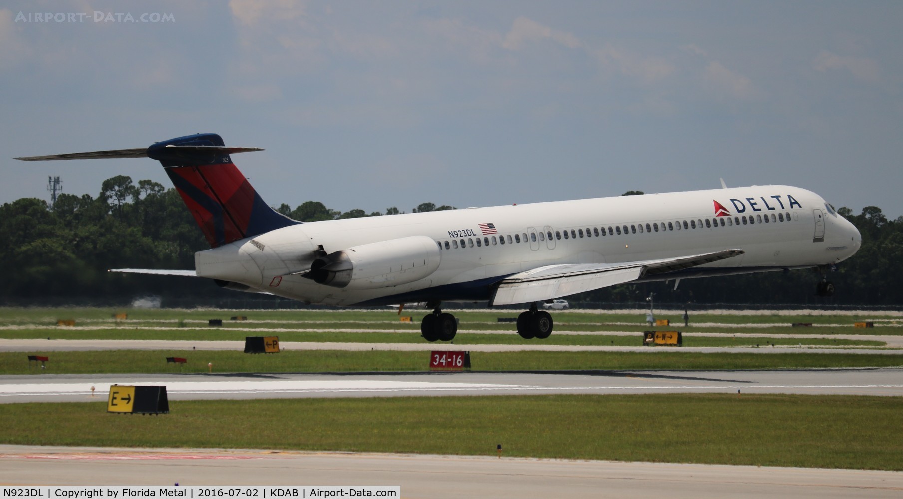 N923DL, 1988 McDonnell Douglas MD-88 C/N 49705, DAB spotting
