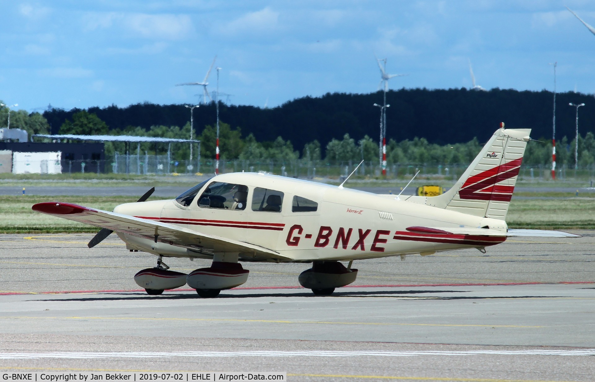 G-BNXE, 1981 Piper PA-28-161 Cherokee Warrior II C/N 28-8116034, Lelystad Airport
