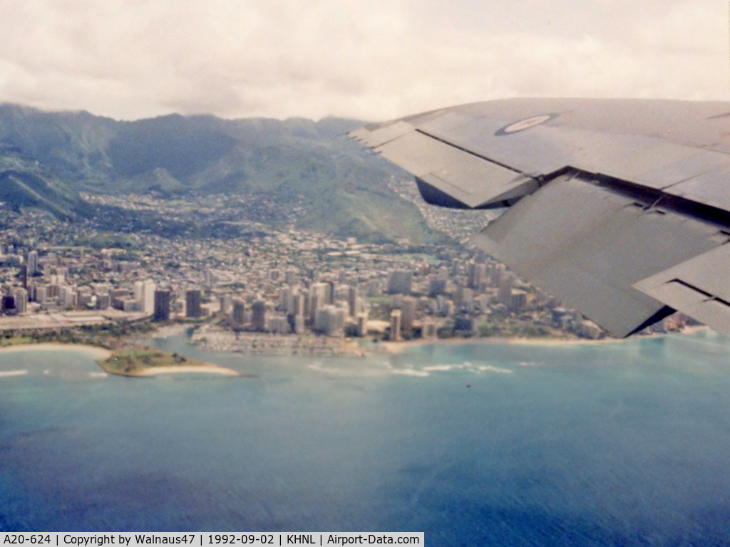 A20-624, 1968 Boeing 707-338C C/N 19624, Window View of Honolulu, shortly after take-off from Hickam/Honolulu International Airport (KHNL) on 02Sep1992. Photo taken from RAAF Boeing 707-338C(KC) A20-624 Cn 19624, departing on a 4.4 hour trip to San Francisco KSFO.