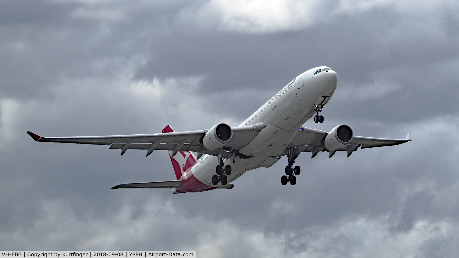 VH-EBB, 2002 Airbus A330-201 C/N 0522, Airbus A330. Qantas VH-EBB, departed runway 21 YPPH 08/09/18.