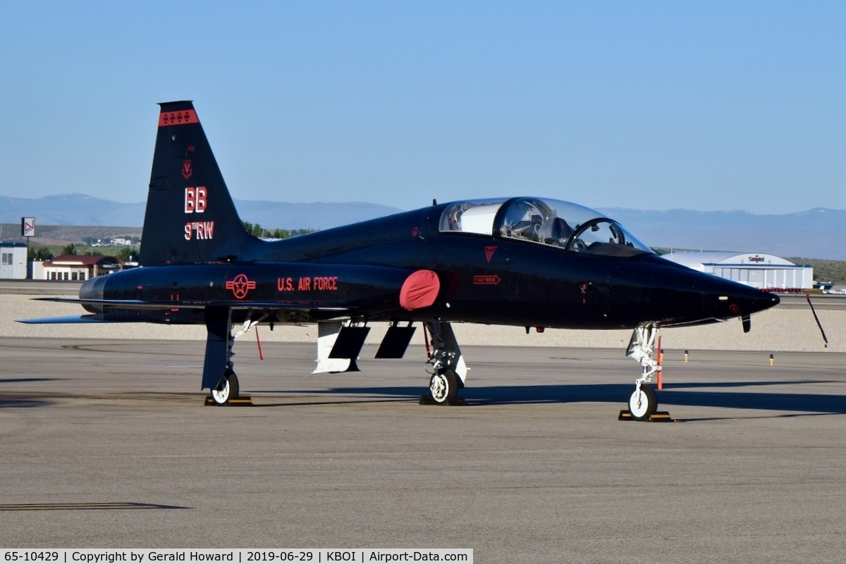 65-10429, 1965 Northrop T-38A-60-NO Talon C/N N.5848, Parked on north GA ramp. 9th Reconnaissance Wing, Beale AFB, CA.