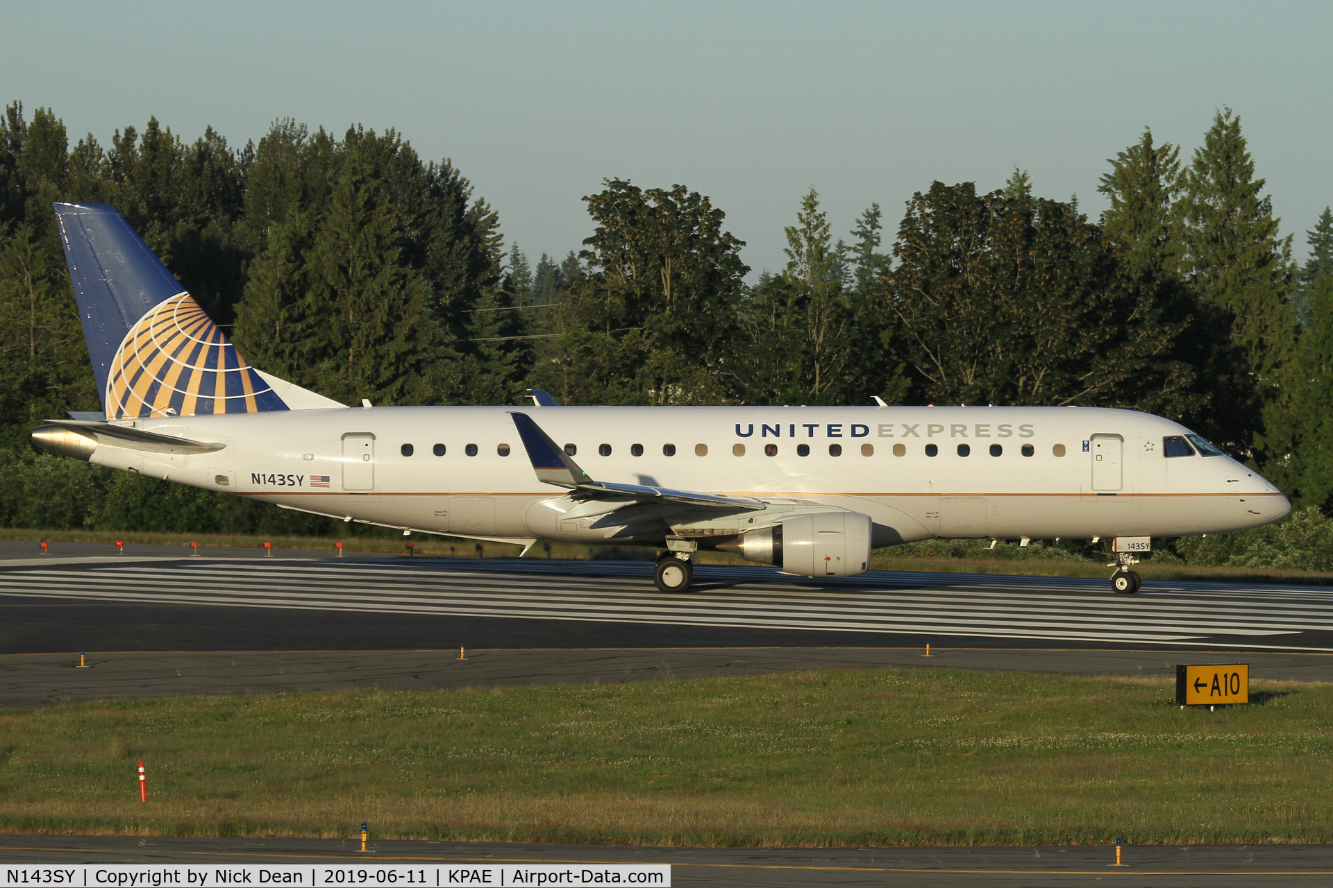 N143SY, 2015 Embraer 175LR (ERJ-170-200LR) C/N 17000476, PAE/KPAE