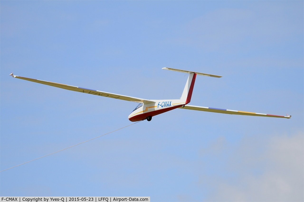 F-CMAX, 1972 Pilatus B4-PC11AF C/N 207, Pilatus B4-PC11 AF, Take off pulled by Boing A75N1 (F-HDVD) , La Ferté-Alais airfield (LFFQ) Airshow 2015