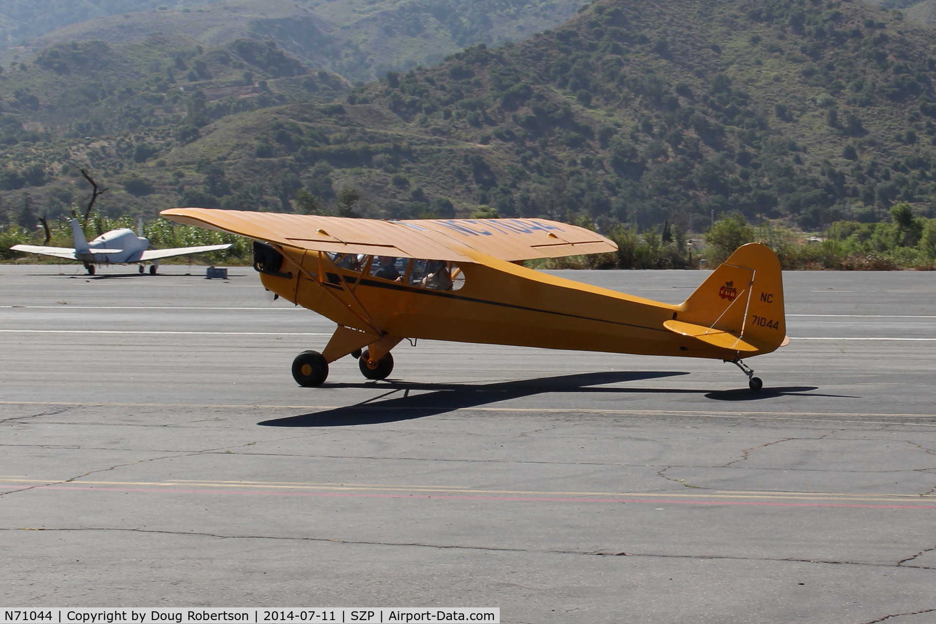 N71044, 1946 Piper J3C-65 Cub Cub C/N 18064, 1946 Piper J3C-65 CUB, Continental A&C-65 65 Hp, taxi back