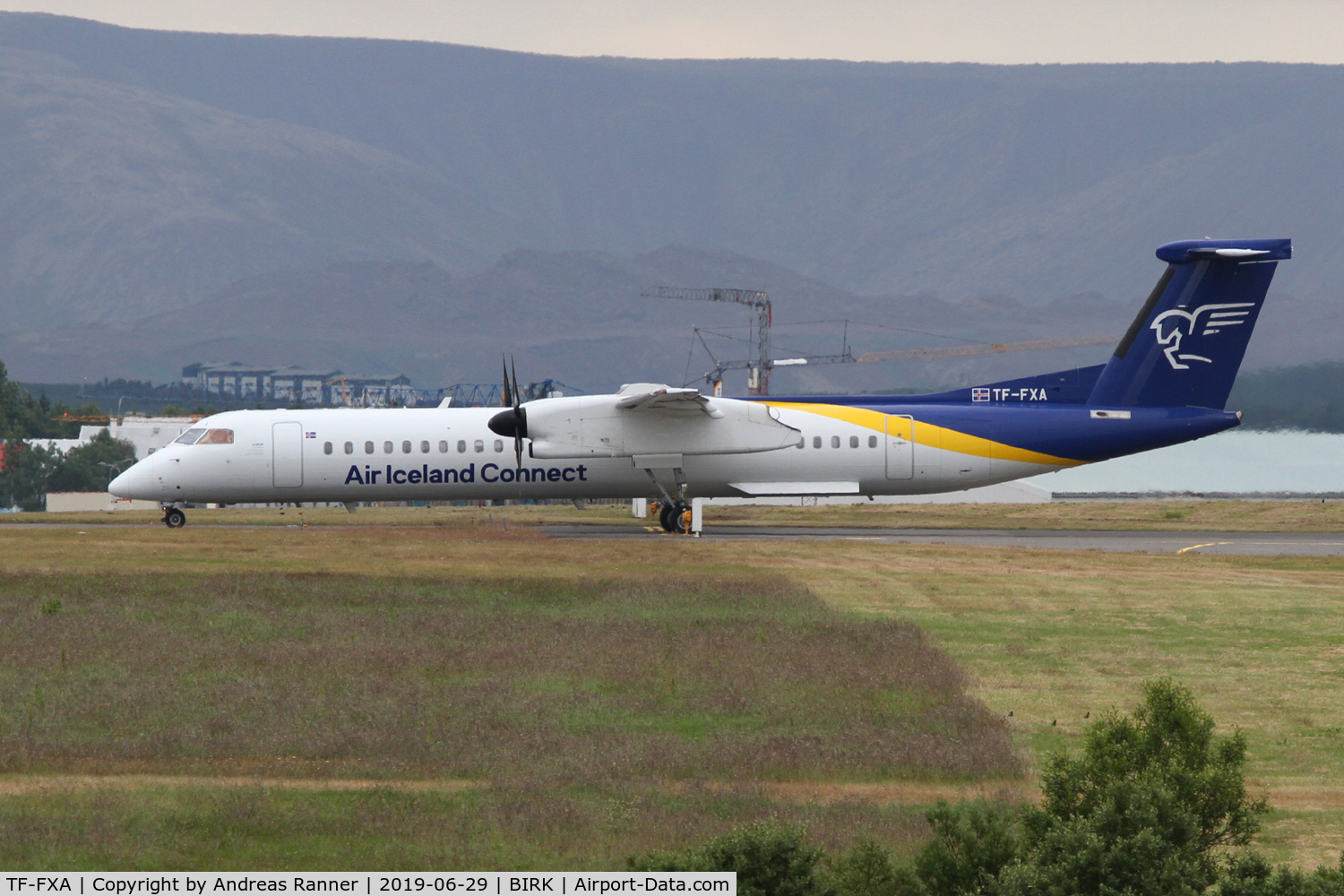 TF-FXA, 2001 Bombardier DHC-8-402 Q400 Dash 8 C/N 4022, Air Iceland DHC-8