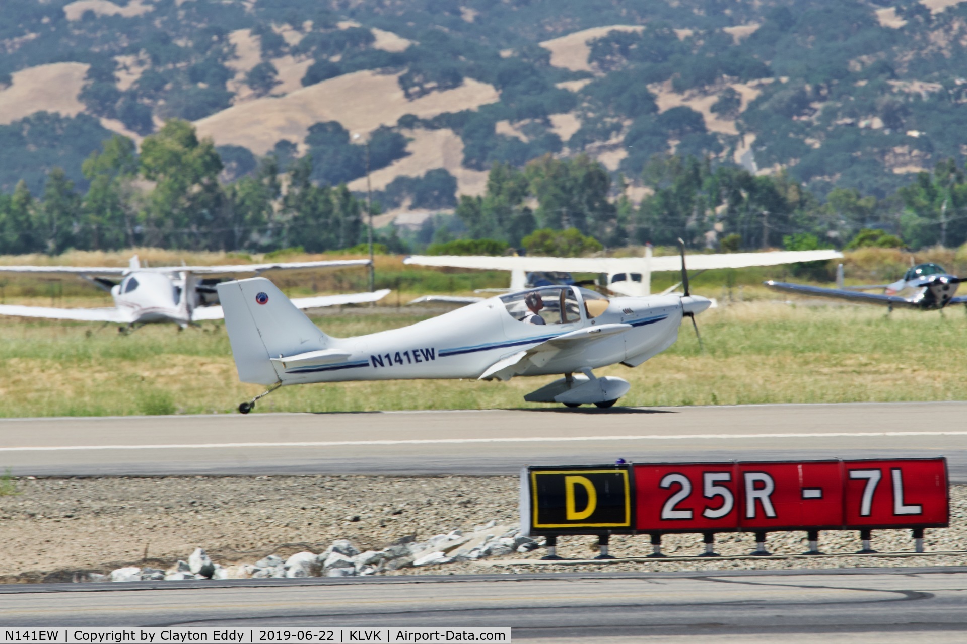 N141EW, 2005 Europa XS Monowheel C/N A141, Livermore Airport California 2019.
