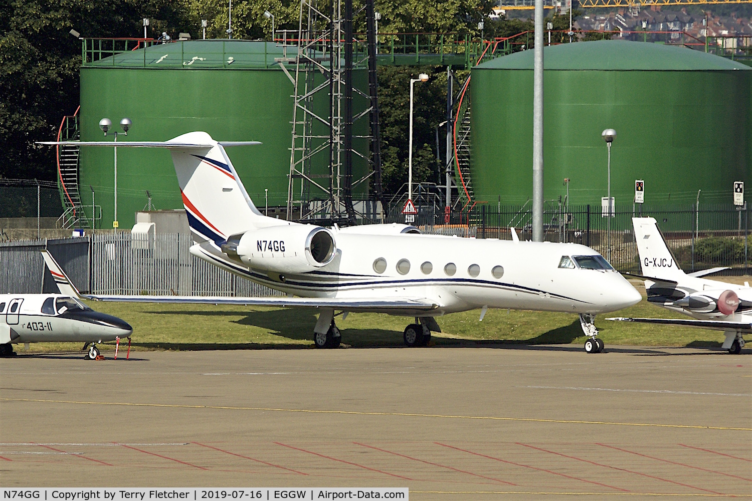 N74GG, 1998 Gulfstream Aerospace G-IV C/N 1331, At Luton