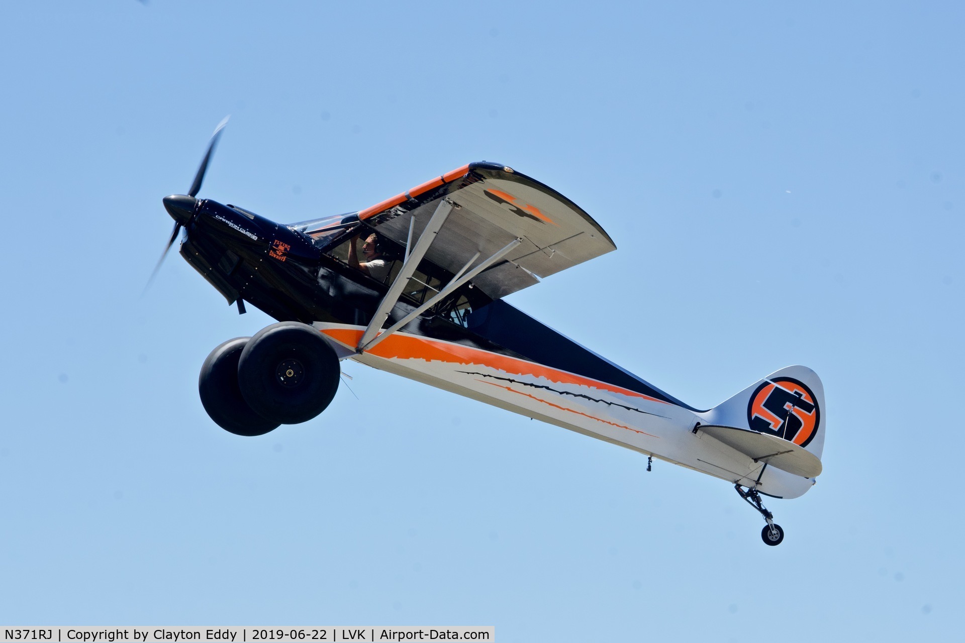 N371RJ, 2014 Cub Crafters CCK-1865 Carbon Cub C/N CCK-1865-0071, Livermore Airport California 2019.