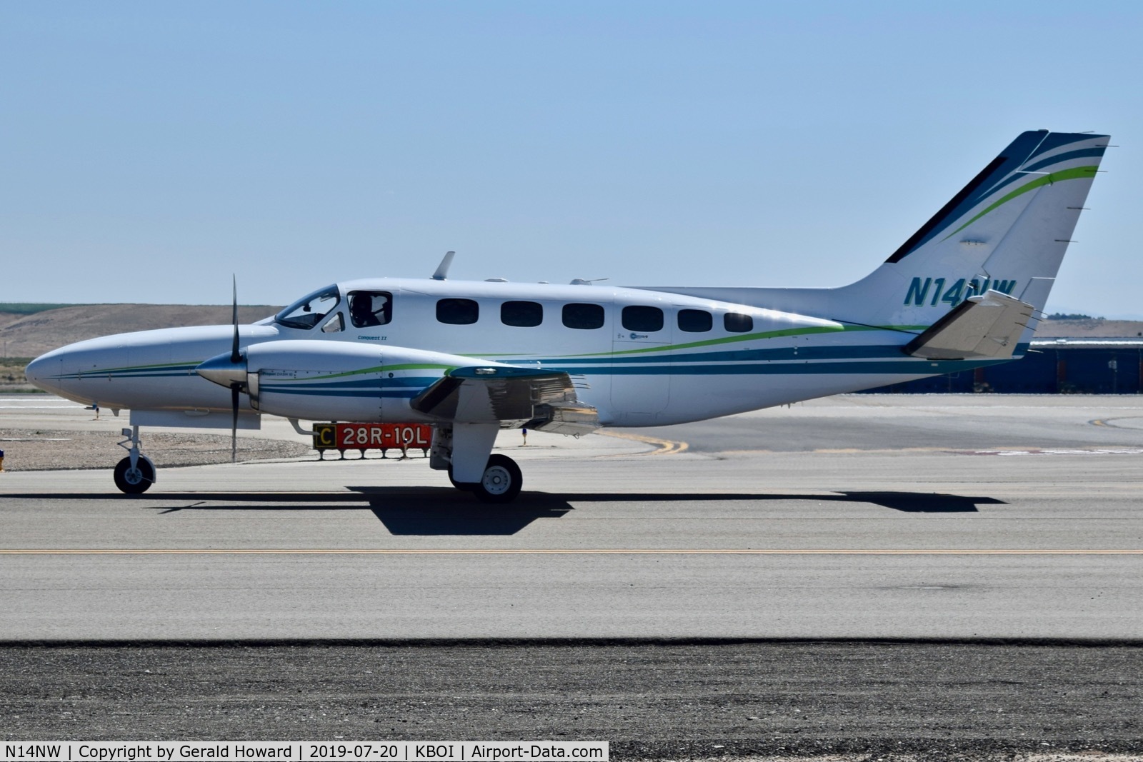 N14NW, 1980 Cessna 441 Conquest II C/N 441-0171, Taxiing on Alpha.