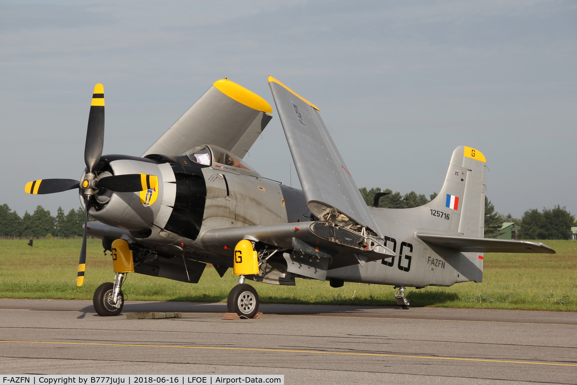 F-AZFN, Douglas AD-4N Skyraider C/N 7609, at Evreux
