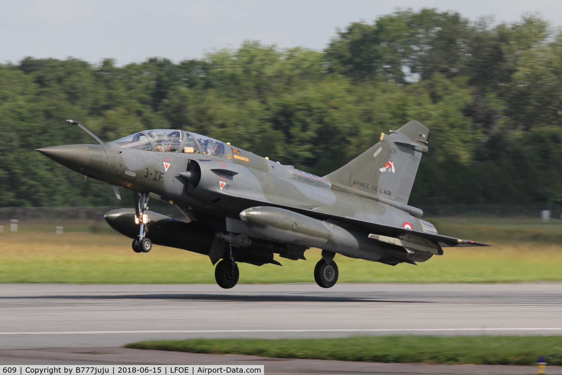 609, Dassault Mirage 2000D C/N 403, at Evreux
new code 3-IF
