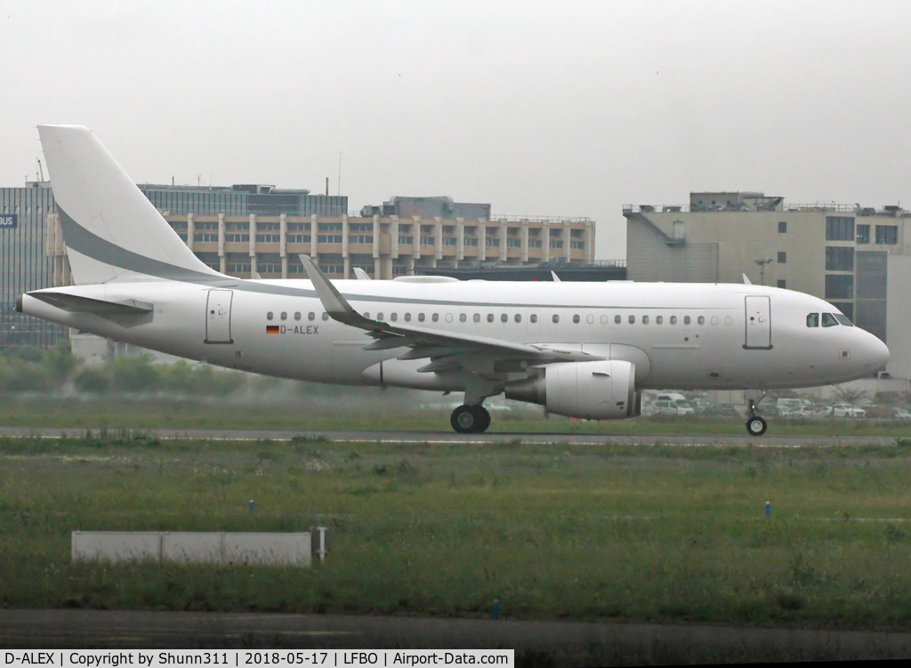 D-ALEX, 2014 Airbus A319-115(CJ) C/N 5963, Ready for take off from rwy 32R