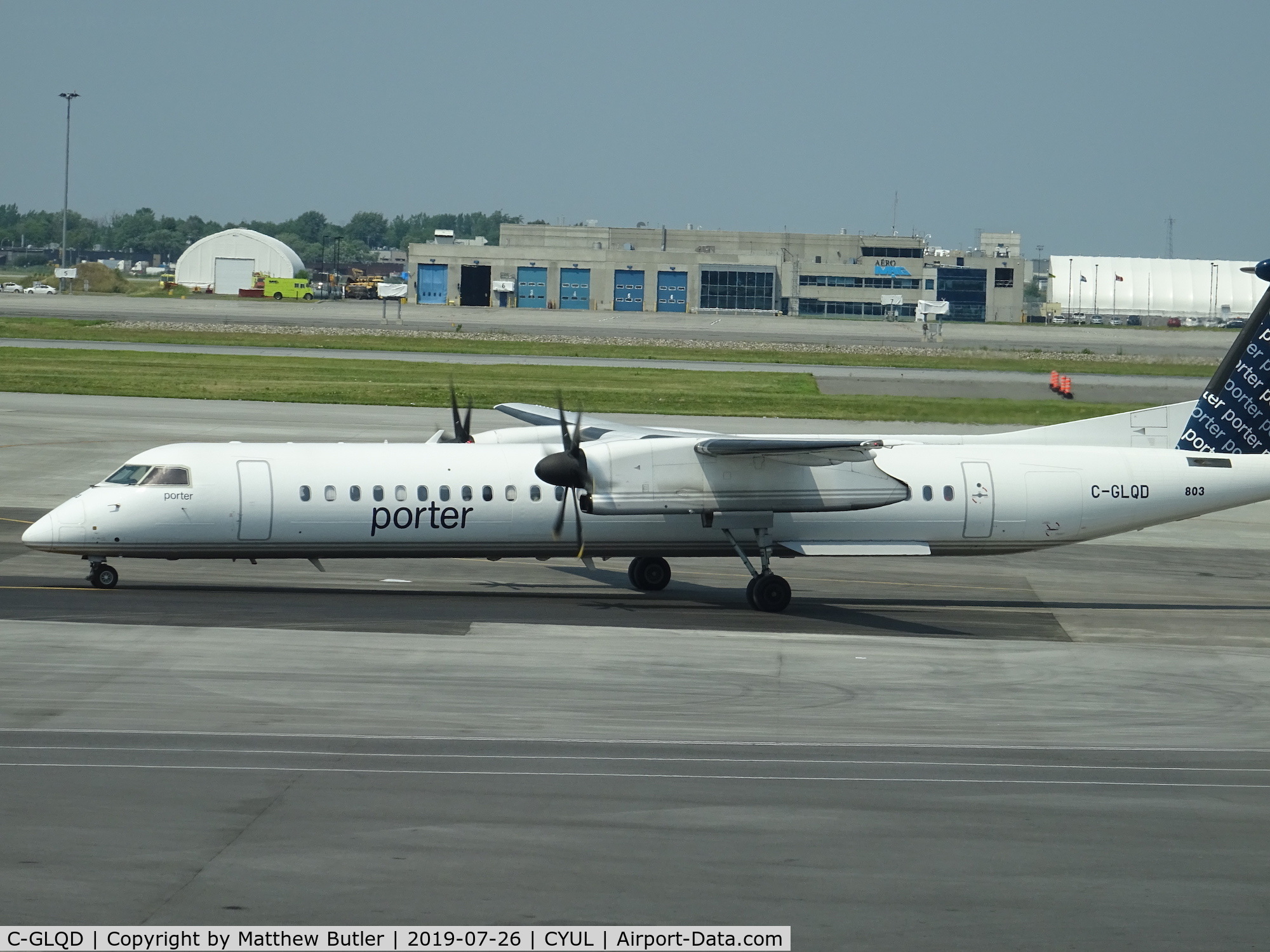 C-GLQD, 2006 De Havilland Canada DHC-8-402Q Dash 8 C/N 4138, Taxiing at YUL