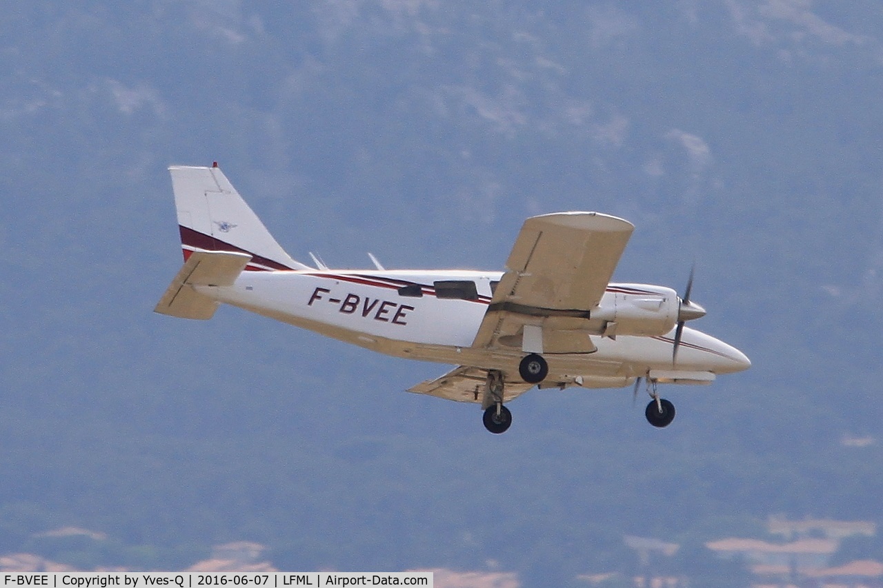 F-BVEE, Piper PA-34-200 C/N 347450060, Piper PA-34-200, On final rwy 31L, Marseille-Provence Airport (LFML-MRS)