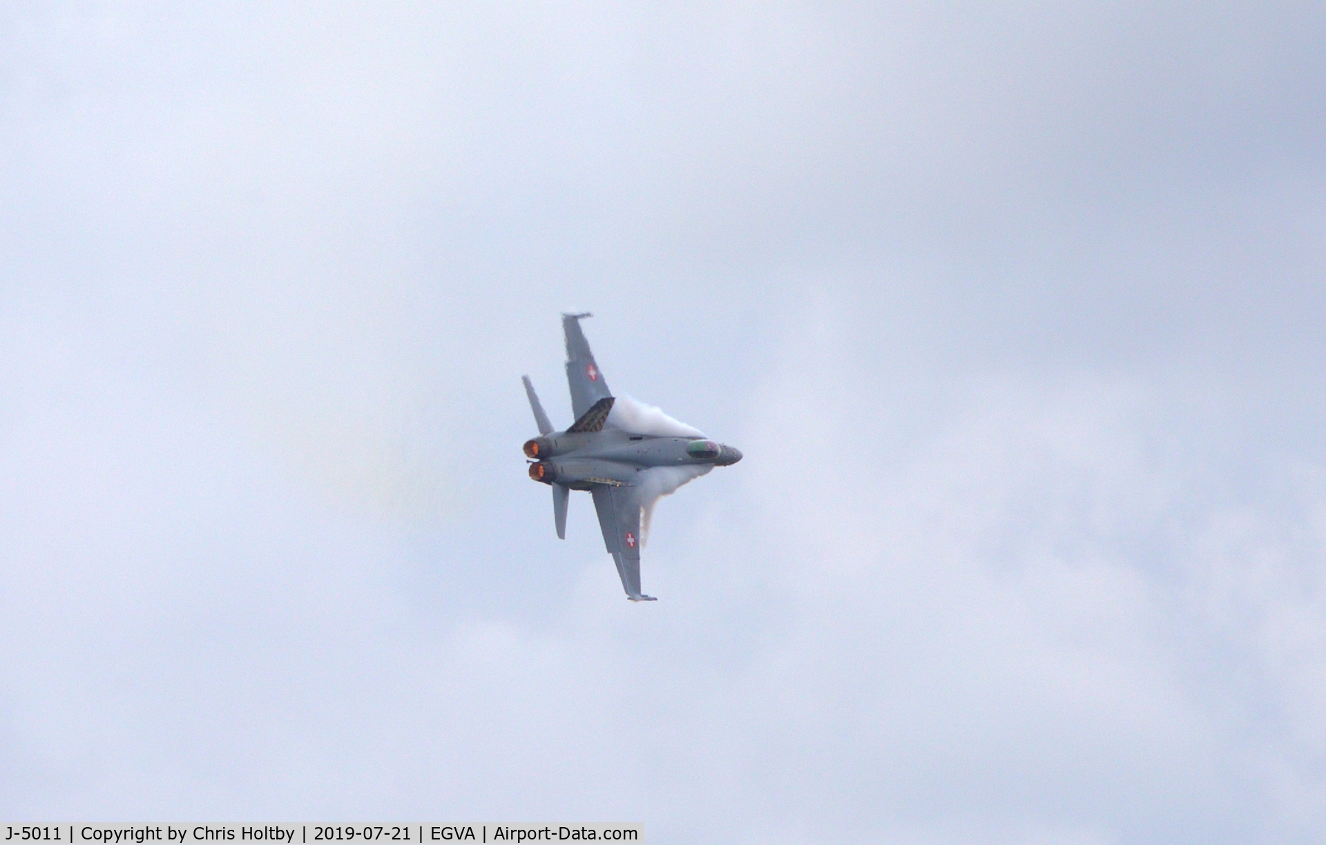 J-5011, McDonnell Douglas F/A-18C Hornet C/N 1351, Wing vapour during Swiss Hornet solo at RIAT 2019 RAF Fairford