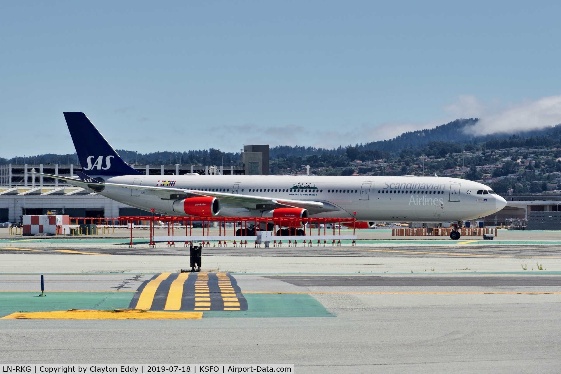 LN-RKG, 2001 Airbus A340-313X C/N 424, SFO 2019.