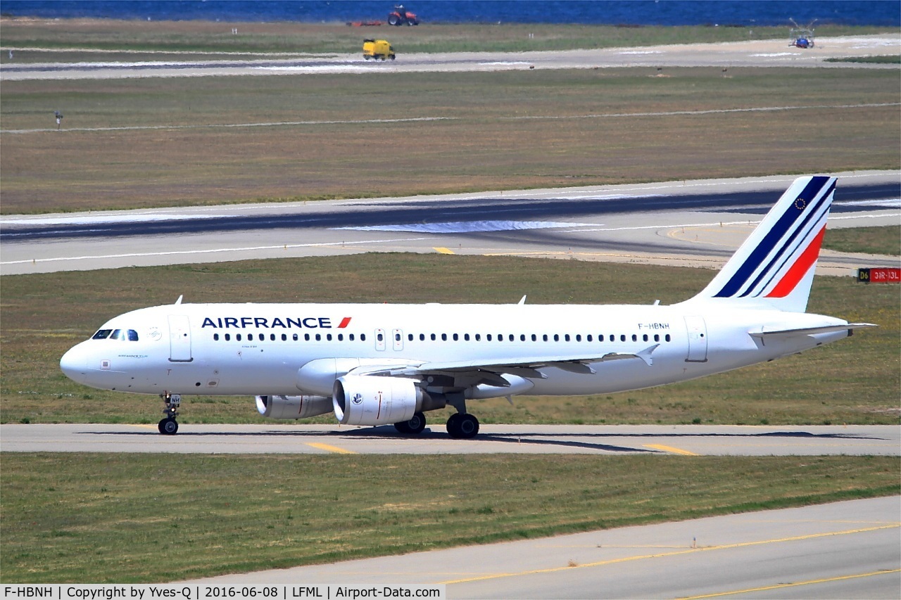 F-HBNH, 2011 Airbus A320-214 C/N 4800, Airbus A320-214, Taxiing to holding point rwy 31R, Marseille-Provence Airport (LFML-MRS)