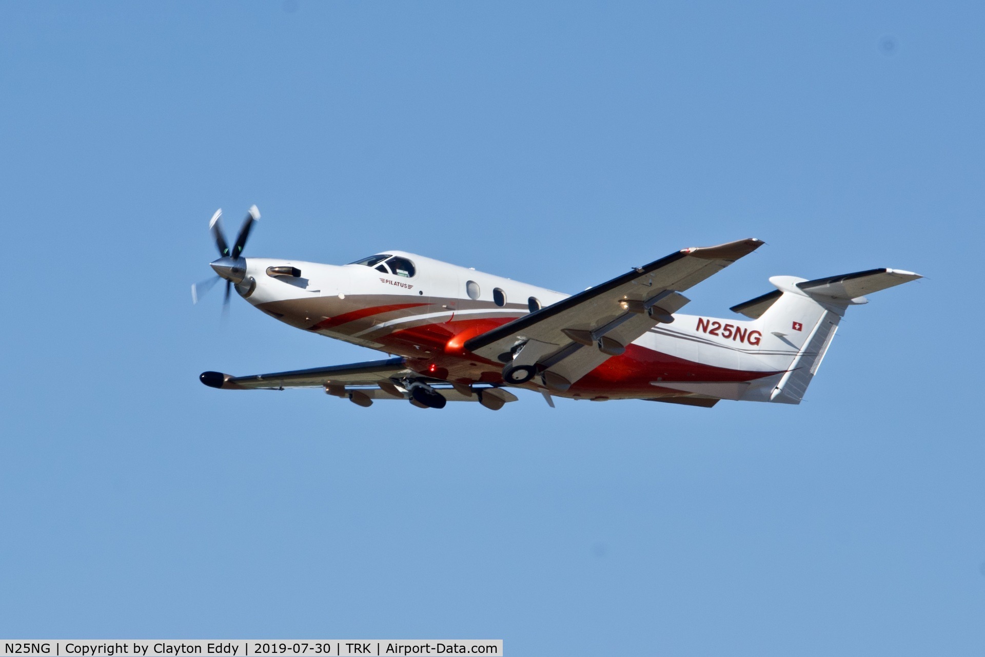 N25NG, 2013 Pilatus PC-12/47E C/N 1425, Truckee Airport California 2019.