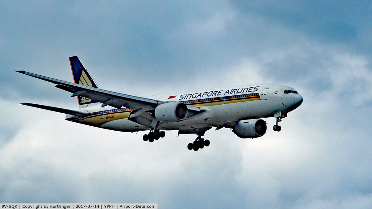 9V-SQK, 2003 Boeing 777-212/ER C/N 33368, Boeing 777-212(ER) Singapore Airlines 9V-SQK final runway 21, YPPH 140717.