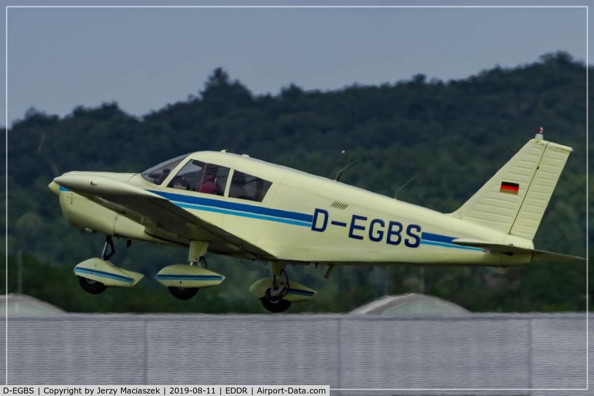 D-EGBS, 1972 Piper PA-28-140 Cherokee E C/N C0487, Piper PA-28-180 CherokeeEDDR