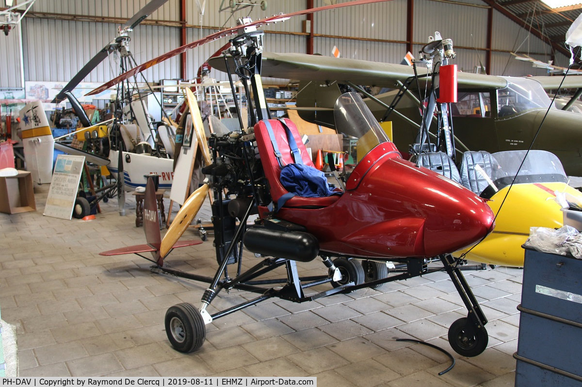 PH-DAV, 1989 Air Command Gyroplane C/N PFA G/04-1108, Gyrocopter museum at Midden Zeeland.
