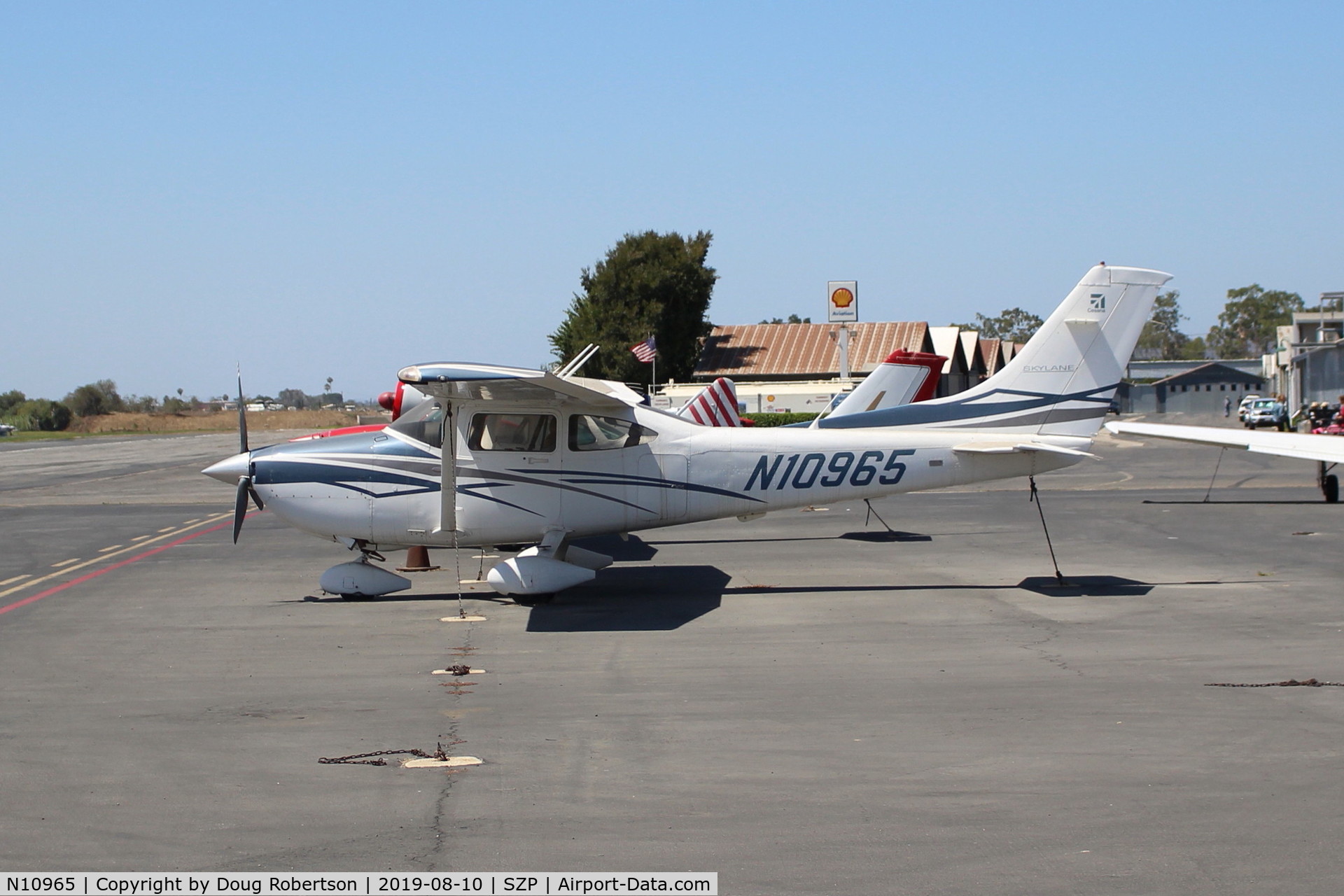 N10965, 2007 Cessna 182T Skylane C/N 18281976, 2007 Cessna 182T SKYLANE, Lycoming IO-540-AB1A5 230 Hp, on Transient Ramp