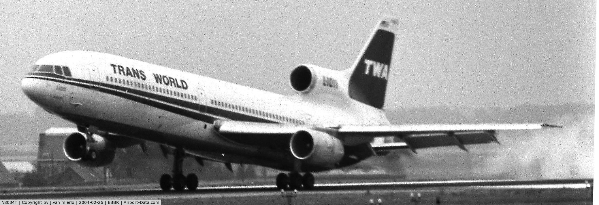 N8034T, 1982 Lockheed L-1011-385-1-15 TriStar 100 C/N 193B-1230, Landing at Brussels, Belgium 25L