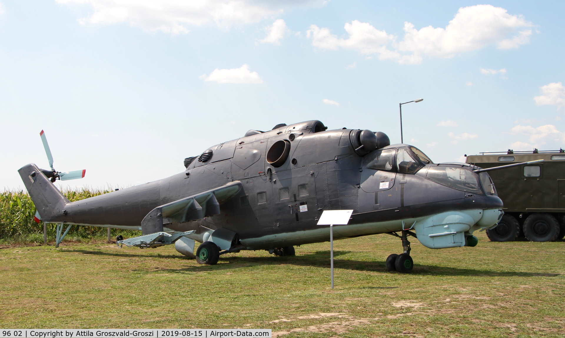 96 02, Mil Mi-24D Hind C/N 110157, Komo-Sky 51 Base, Dunavarsány, Hungary