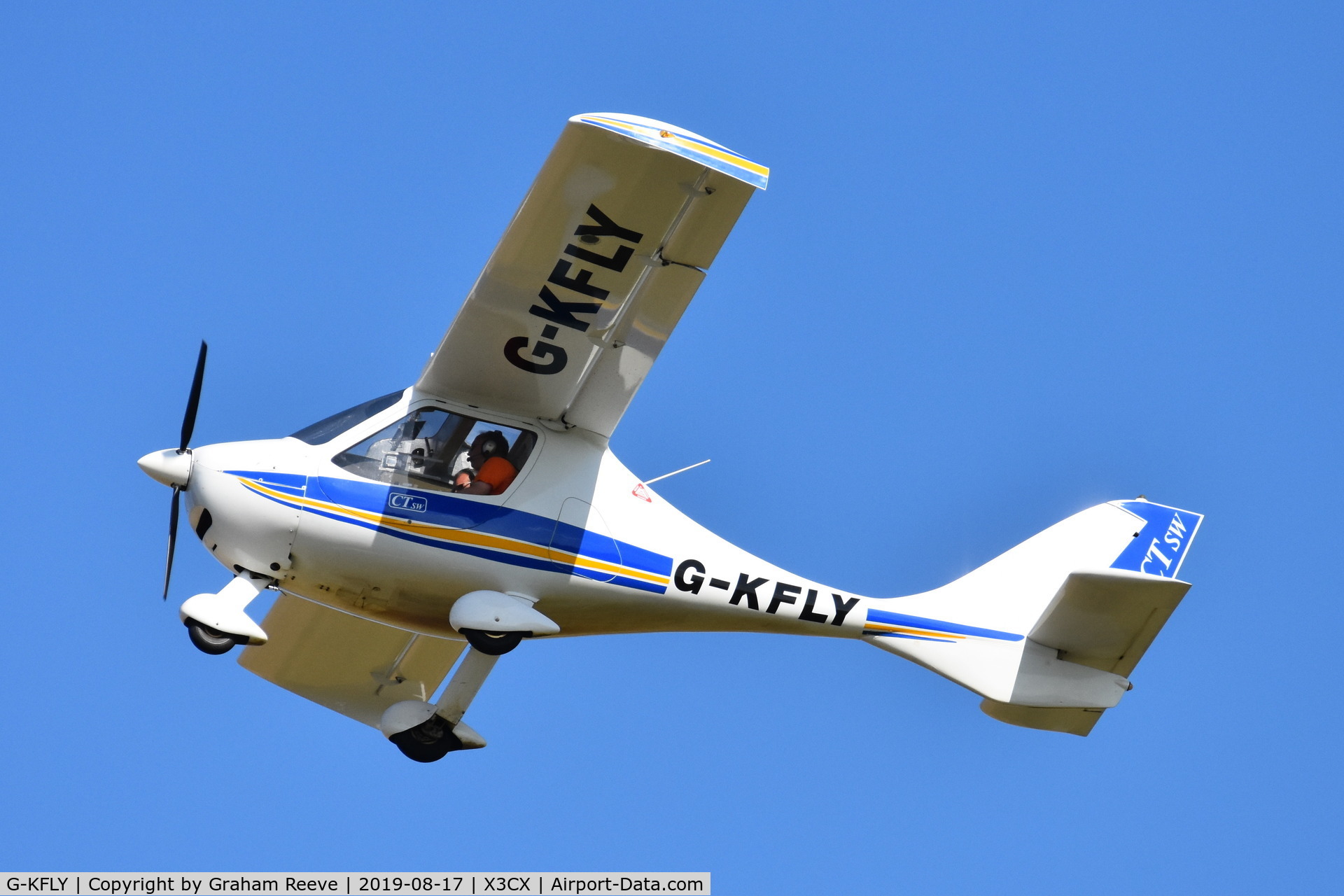 G-KFLY, 2007 Flight Design CTSW C/N 8244, Departing from Northrepps.