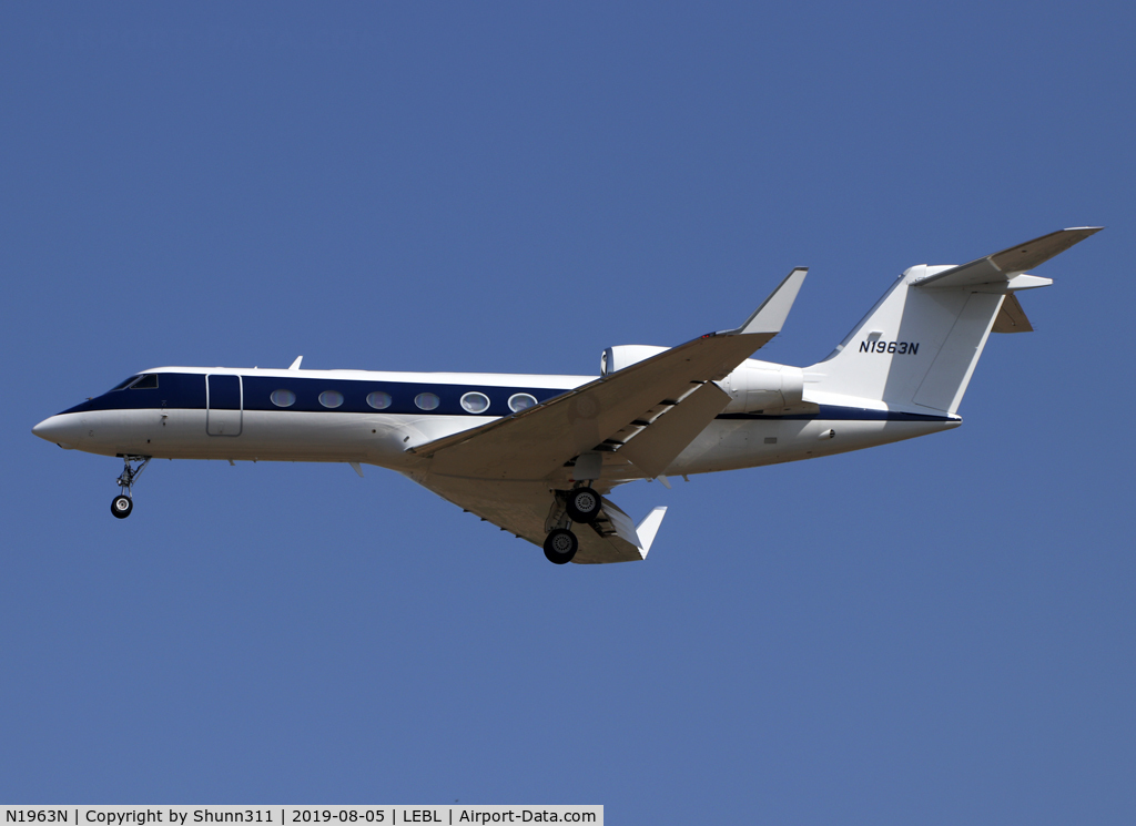 N1963N, 2012 Gulfstream Aerospace GIV-X (G450) C/N 4268, Landing rwy 25R