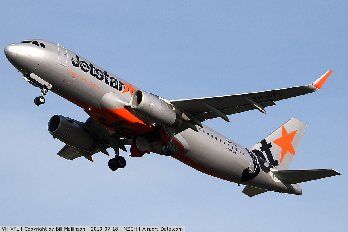 VH-VFL, 2012 Airbus A320-232 C/N 5489, off to AKL