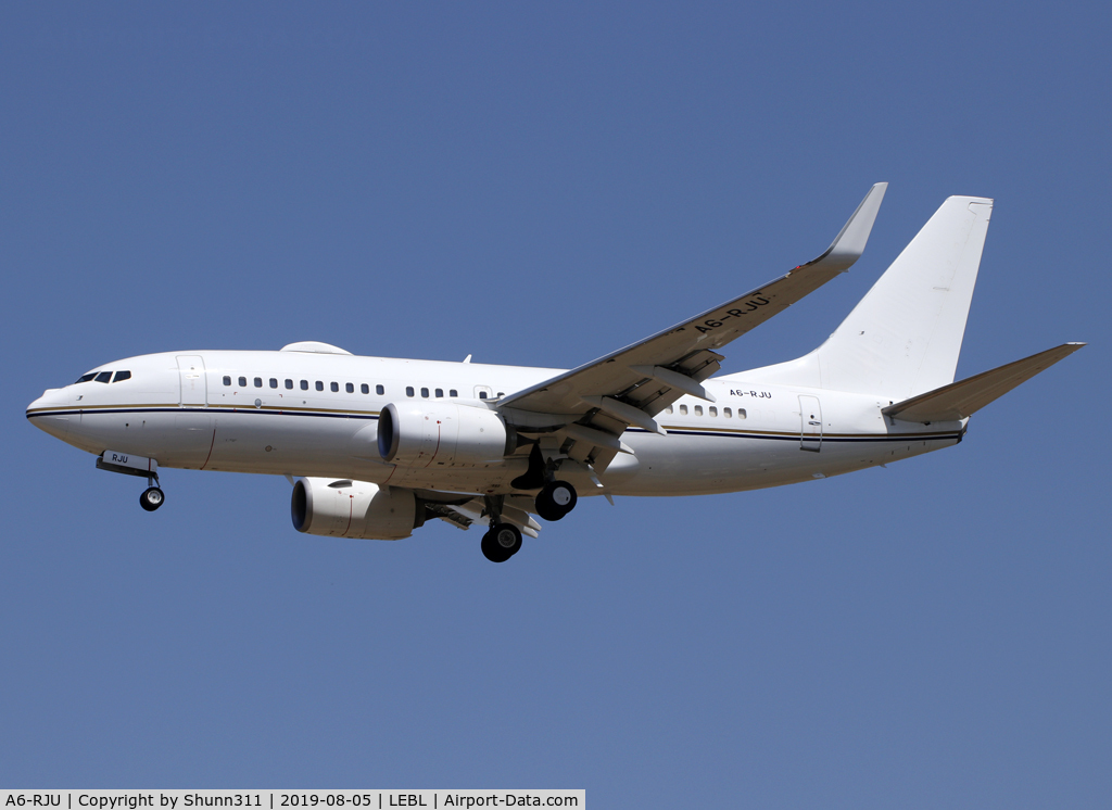 A6-RJU, 2015 Boeing 737-77W BBJ C/N 62468, Landing rwy 25R
