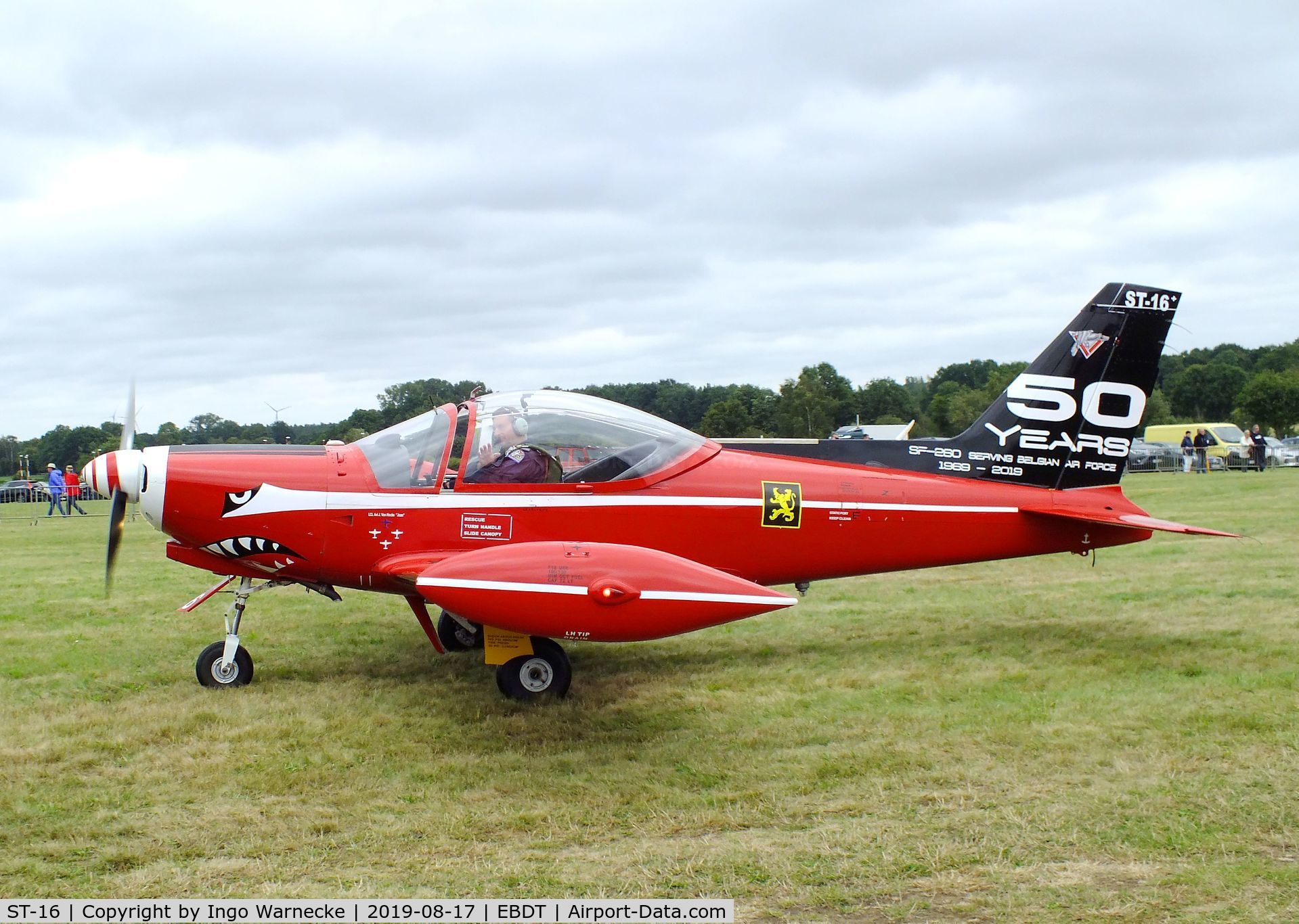 ST-16, SIAI-Marchetti SF-260M+ C/N 10-16, SIAI-Marchetti SF.260M+ of the 'Diables Rouges / Red Devils' Belgian Air Force Aerobatic Team at the 2019 Fly-in at Diest/Schaffen airfield