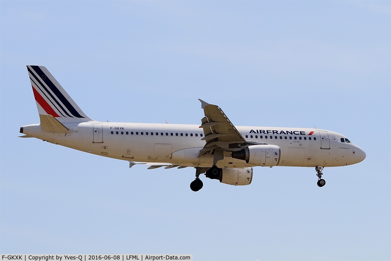 F-GKXK, 2003 Airbus A320-214 C/N 2140, Airbus A320-214, On final rwy 31R, Marseille-Provence Airport (LFML-MRS)
