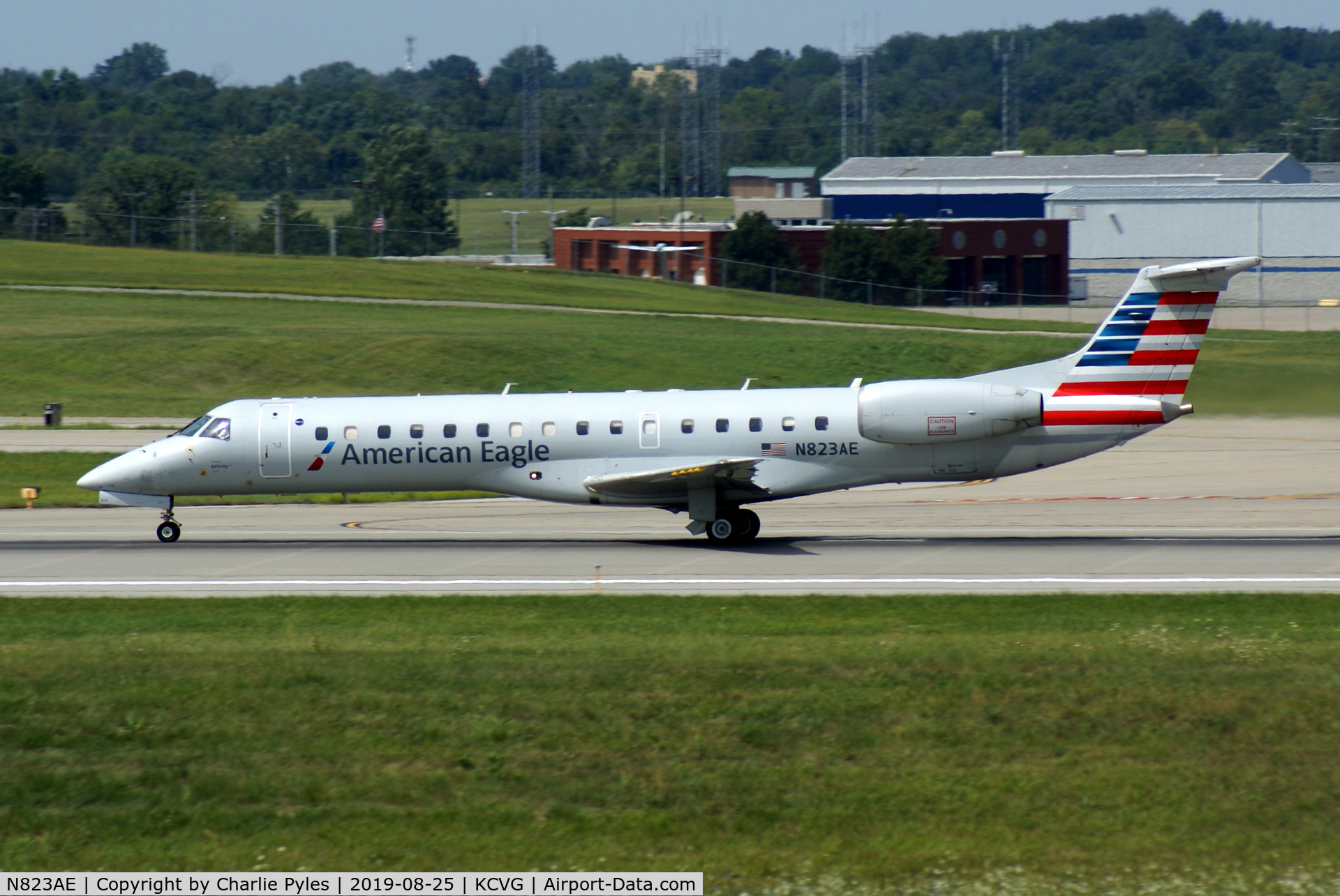 N823AE, 2002 Embraer ERJ-140LR (EMB-135KL) C/N 145582, Newer Colors